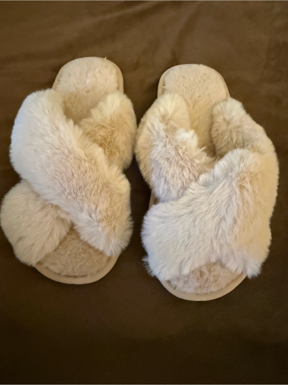 Plush Faux-Fur Crisscross Slide Sandals - Cream